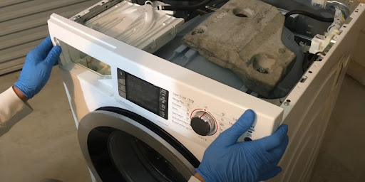 Ремонт стиральных машин Whirlpool в Старой Руссе – сервис от Мастер24, цены от 2038 руб