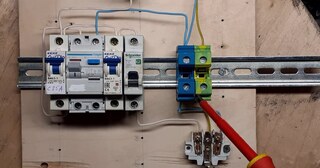 Установка устройства защитного отключения в Старой Руссе в октябре