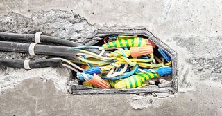 Ремонт электропроводки в Старой Руссе в октябре