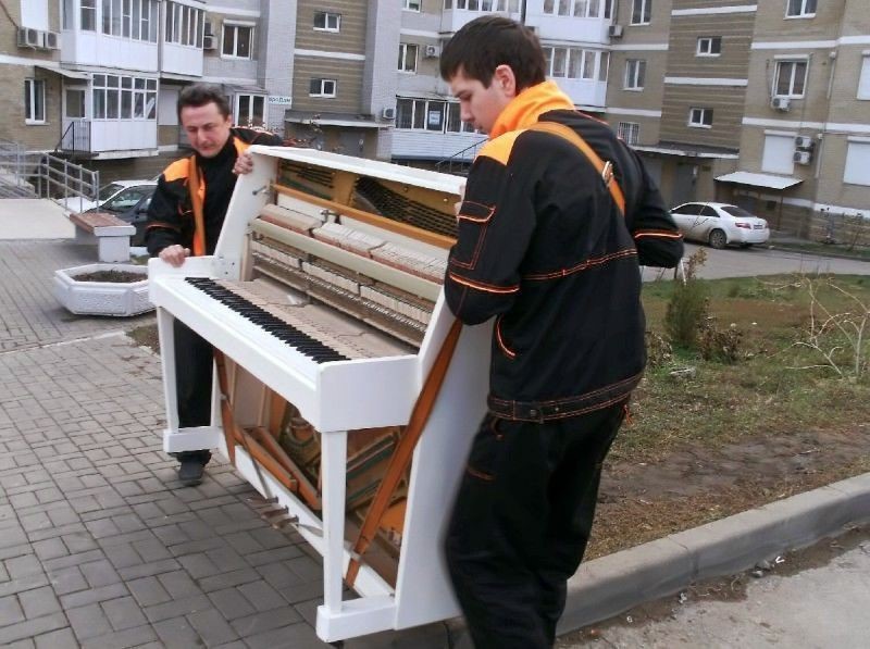 Перевозка пианино и рояля в Старой Руссе — цена от 815 руб., грузчики, упаковка — Мастер24
